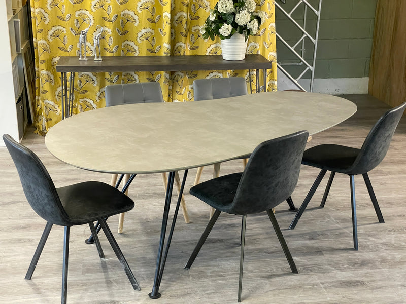 Clearance Switch Curve Dining Table